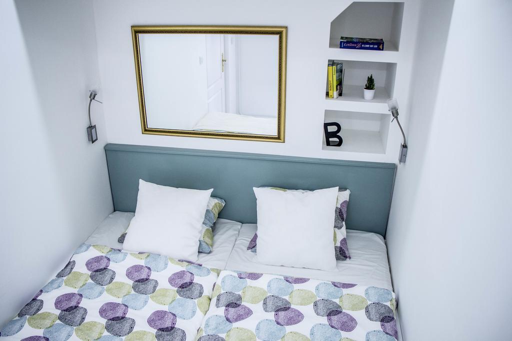 Romeo'S Apartment Budapest Room photo